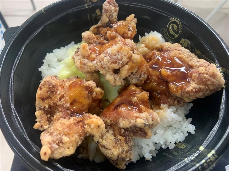 岐阜大生協ルポのからあげ丼